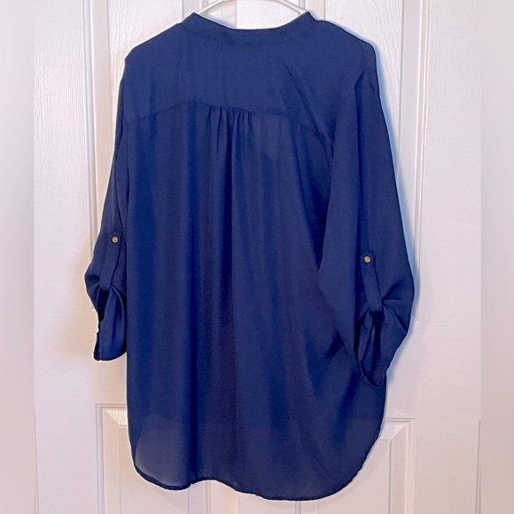 Rue21 High/ Low Tunic, V-neck, Light Weight, Dark Blue, size 1x - Picture 2 of 4